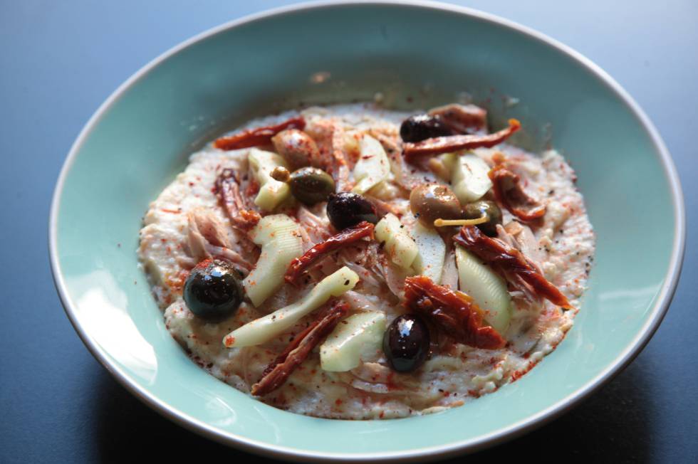 Plato de ensaladilla rusa con melva de Café Nuncio.