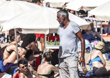 Mojitos i crestes amb restes fecals en la venda ambulant de les platges de Barcelona