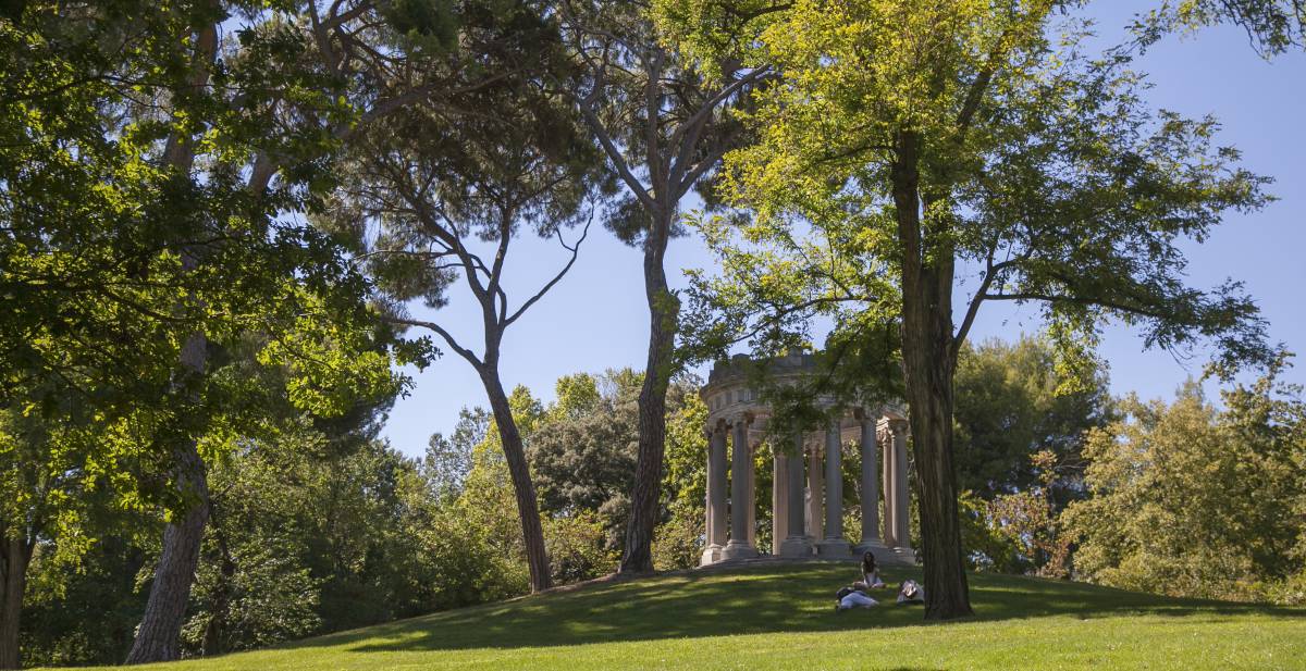 Uno de los rincones del parque madrileño de El Capricho.