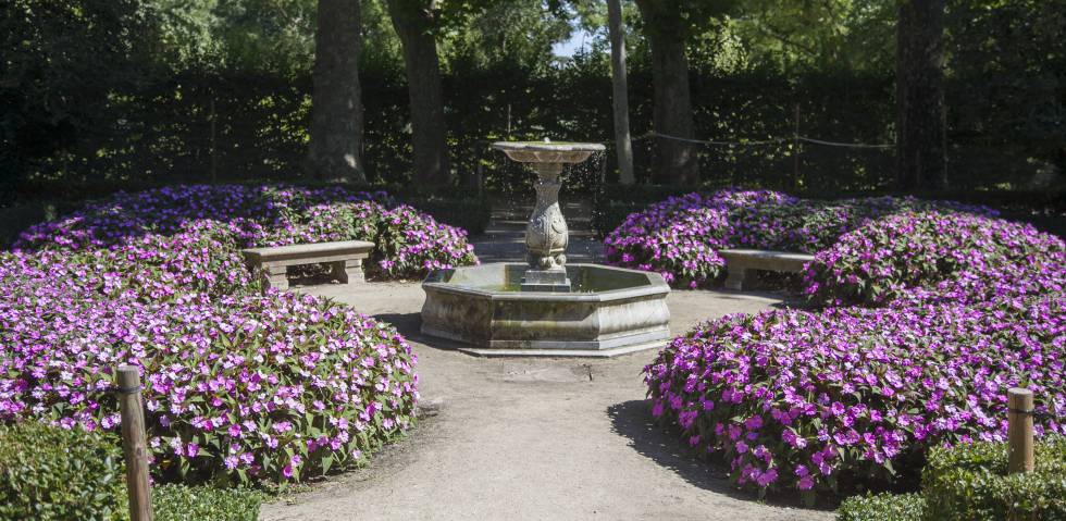 Una de las fuentes del parque.