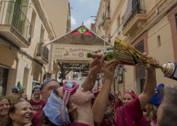 La travesía de Sant Antoni gana el primer premio de las fiestas de Gràcia más tristes La travesía de Sant Antoni gana el primer premio de las fiestas de Gràcia más tristes