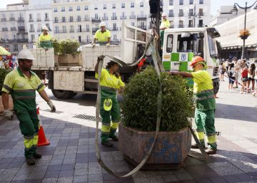 El partido de Colau muestra una carta de Interior que pedía bolardos solo en Navidad El partido de Colau muestra una carta de Interior que pedía bolardos solo en Navidad
