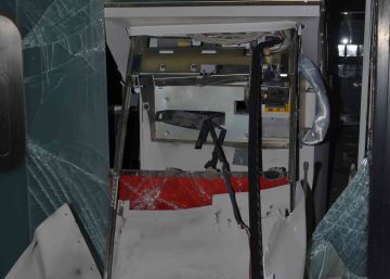 Detenidos in fraganti dos ladrones cuando reventaban un cajero automático Detenidos in fraganti dos ladrones cuando reventaban un cajero automático