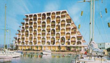 Hotel a Empuriabrava, el 1974.