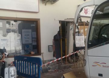 Un autobús arrolla a una mujer en la estación de Torrevieja Un autobús arrolla a una mujer en la estación de Torrevieja