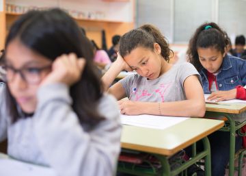 Enseñanza amplía el profesorado y revierte los recortes tras ocho años