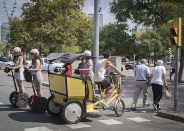 Taxistes a pedal, contra els decrets de Colau