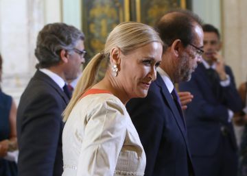 Cifuentes cree que el “espectáculo” del Parlament es “propio de dictaduras” Cifuentes cree que el “espectáculo” del Parlament es “propio de dictaduras”