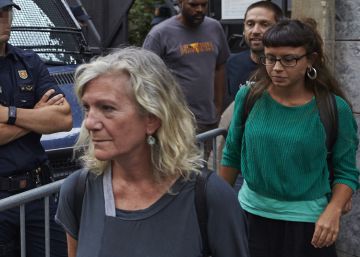 Denunciada la concejal de la CUP que acusó a los Mossos de “ejecutar” a los terroristas del 17-A Denunciada la concejal de la CUP que acusó a los Mossos de “ejecutar” a los terroristas del 17-A