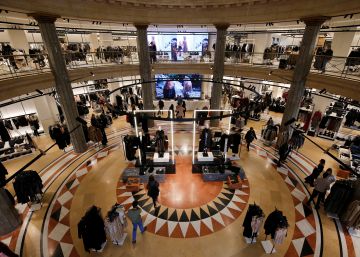 Les botigues insígnia colonitzen el centre de Barcelona Les botigues insígnia colonitzen el centre de Barcelona