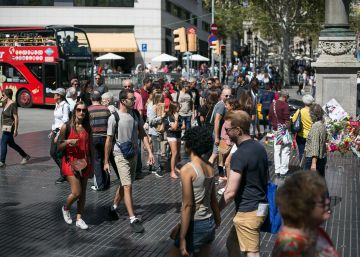 El centro comercial de Barcelona recupera el ritmo tras el atentado El centro comercial de Barcelona recupera el ritmo tras el atentado