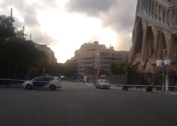 Los Mossos acordonan la Sagrada Familia por una falsa alarma terrorista Los Mossos acordonan la Sagrada Familia por una falsa alarma terrorista
