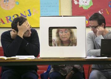 55,000 Catalan citizens told to staff polling stations on referendum day 55,000 Catalan citizens told to staff polling stations on referendum day