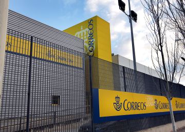 Correus adverteix els seus treballadors que no tramitin documentació del referèndum Correus adverteix els seus treballadors que no tramitin documentació del referèndum