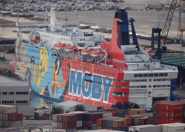 Los estibadores de Barcelona acuerdan no dar servicio a los cruceros de la Policía Nacional Los estibadores de Barcelona acuerdan no dar servicio a los cruceros de la Policía Nacional