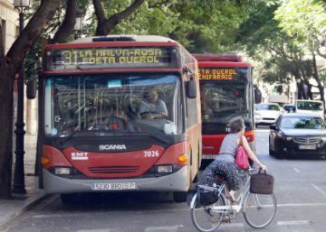Muere una mujer en Valencia atropellada por un bus municipal Muere una mujer en Valencia atropellada por un bus municipal