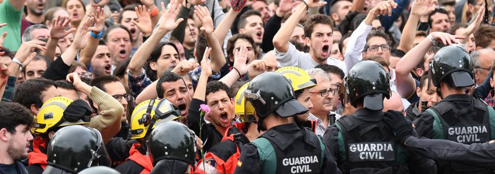 La repulsa a las cargas policiales traspasa fronteras