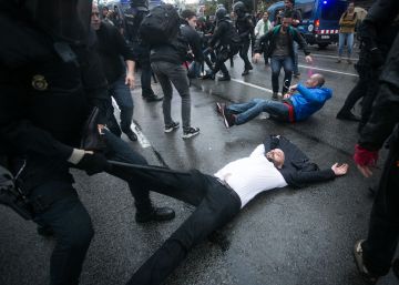 La Generalitat asegura que atendió a más de 1.000 personas por las cargas policiales del 1 de octubre La Generalitat asegura que atendió a más de 1.000 personas por las cargas policiales del 1 de octubre