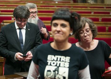 Diferir amb solemnitat