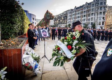 Homenaje al ‘ertzaina’ Txema Agirre en el 20 aniversario de su asesinato por ETA Homenaje al ‘ertzaina’ Txema Agirre en el 20 aniversario de su asesinato por ETA