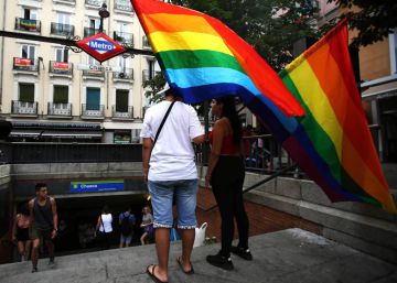 Un joven gay es agredido mientras iba en el metro Un joven gay es agredido mientras iba en el metro