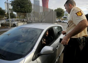 La Guardia Civil se persona en el Centro de Telecomunicaciones buscando mails del 1 de octubre La Guardia Civil se persona en el Centro de Telecomunicaciones buscando mails del 1 de octubre