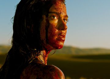 Fotograma de la película 'Revenge', de la francesa Coralie Fargeat y premio a la mejor dirección en Sitges.