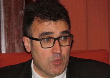 Lluís Salvadó durant l’escorcoll a Economia: “Llença els papers pel pati”
