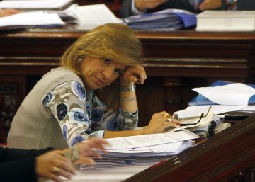 Bruselas investiga si Botella usó un ardid para reducir la contaminación en Madrid