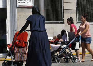 El Tribunal Constitucional anula el decreto valenciano que permitía a los inmigrantes acceder a la Sanidad
