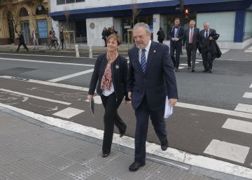 El Gobierno vasco adquiere a Kutxabank el 1,24% del capital de CAF