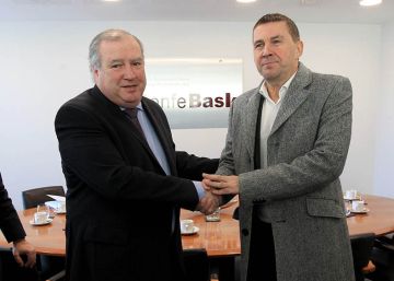 La patronal vasca y EH Bildu inician el deshielo tras el final de ETA
