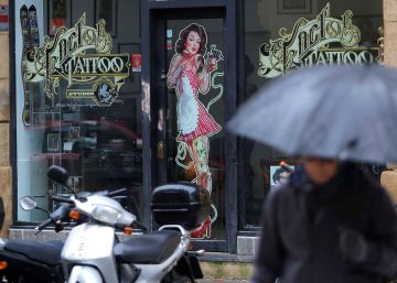 Detenido un tatuador en San Sebastián por abusos sexuales a varias clientas