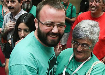 Colau fitxa com a assessor un altre membre de la PAH i el DESC