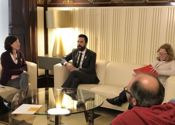 Pares, mestres i sindicats rebutgen el canvi de model lingüístic
