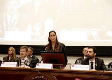 Fiscales y jueces abandonan un acto en el que Torrent alude a los presos políticos