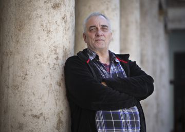 “Nos han reemplazado por docentes jóvenes, con poca experiencia pero con el valenciano”