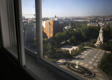 El Ayuntamiento rehabilitará la galería comercial subterránea de Plaza España