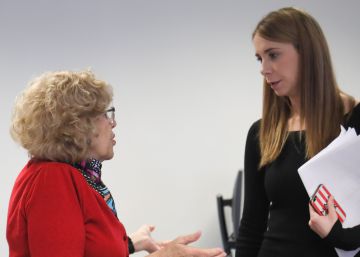 El bono cultural que aísla a Carmena