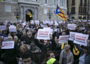 El independentismo se manifiesta contra los registros policiales