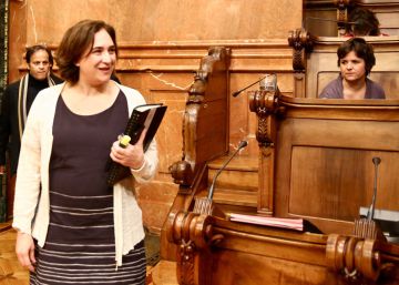 Colau suspèn el ple després de quedar-se sense suports pel tramvia