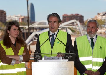 Colau y Fomento pactan ampliar la Ronda Litoral sin incorporar otro viaducto