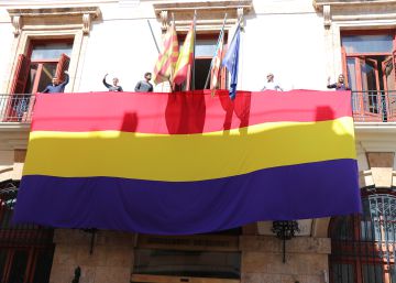 Sagunto se enfrenta a un recurso del Gobierno por desplegar la bandera republicana