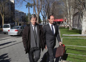 El juez descarta que 42 médicos cobraran sobornos por usar prótesis Traiber