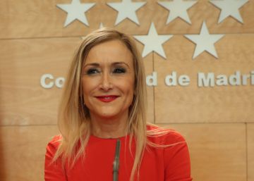 Cifuentes: “No me he planteado dimitir (...). Tengo el apoyo de mi presidente”