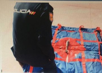 Un hombre encuentra una antigua granada de mortero en una casa recién heredada de Alicante