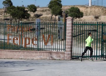 El Ayuntamiento retira las letras de Felipe VI del parque de Valdebebas