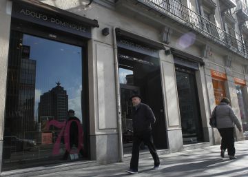 Adolfo Domínguez reduce sus pérdidas en un 70% e inicia la fusión de sus marcas