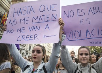 Miles de personas protestan en Valencia por la sentencia de La Manada
