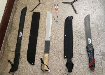 Detenidos tres Dominican Don’t Play en San Isidro por llevar 11 machetes